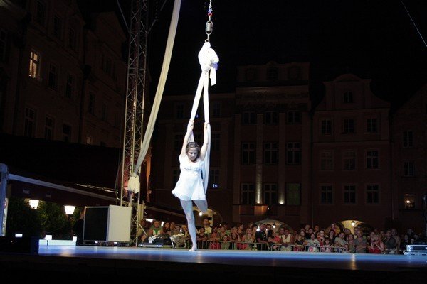 teatry-uliczne-hasay-po-rynku-brawo-mowili-widzowie-foto-41338