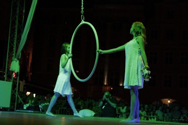 teatry-uliczne-hasay-po-rynku-brawo-mowili-widzowie-foto-41338
