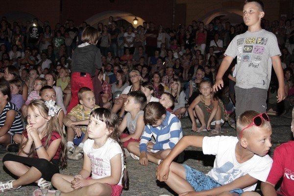 teatry-uliczne-hasay-po-rynku-brawo-mowili-widzowie-foto-41338