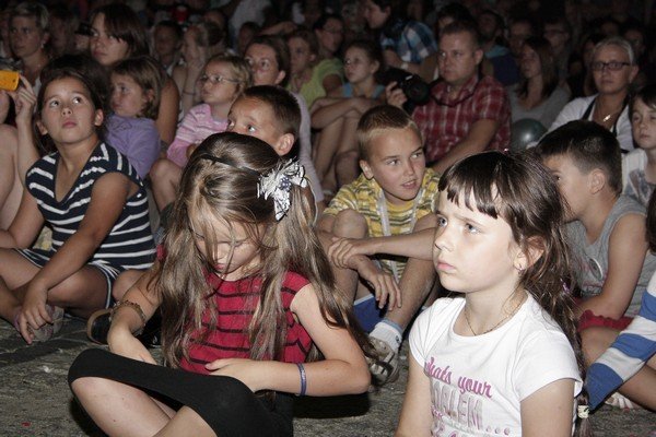 teatry-uliczne-hasay-po-rynku-brawo-mowili-widzowie-foto-41338