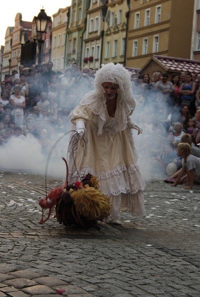 teatry-uliczne-hasay-po-rynku-brawo-mowili-widzowie-foto-41338