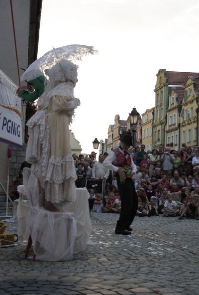 teatry-uliczne-hasay-po-rynku-brawo-mowili-widzowie-foto-41338