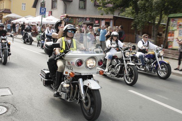 ci-wspaniali-mezczyzni-w-swych-wspaniaych-maszynach-pikinik-harley-dawidson-w-karpaczu-foto-41339