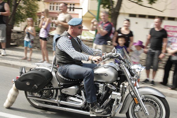 ci-wspaniali-mezczyzni-w-swych-wspaniaych-maszynach-pikinik-harley-dawidson-w-karpaczu-foto-41339