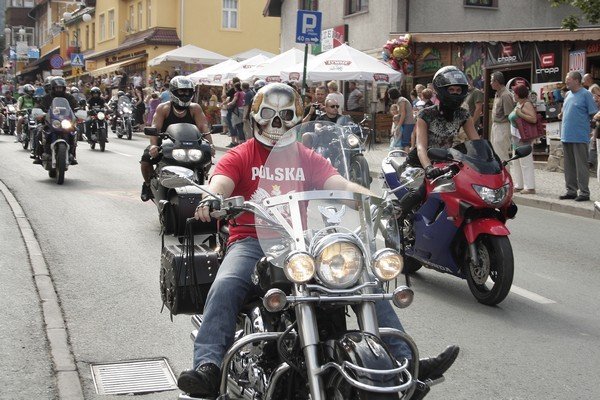 ci-wspaniali-mezczyzni-w-swych-wspaniaych-maszynach-pikinik-harley-dawidson-w-karpaczu-foto-41339