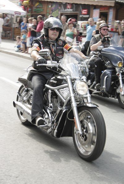 ci-wspaniali-mezczyzni-w-swych-wspaniaych-maszynach-pikinik-harley-dawidson-w-karpaczu-foto-41339
