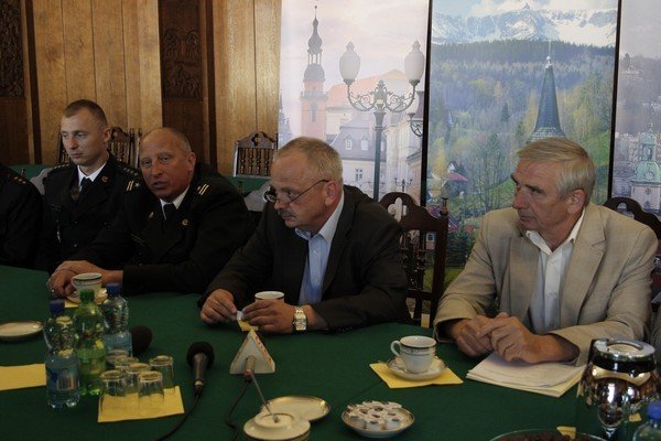 podziekowania-dla-strazakow-za-ciezka-walke-z-lipcowa-nawanica-foto-41373
