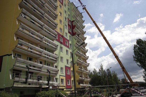 wielkie-ciezkie-brzydkie-z-zabobrza-znikaja-ostatnie-takie-balkony-foto-41380