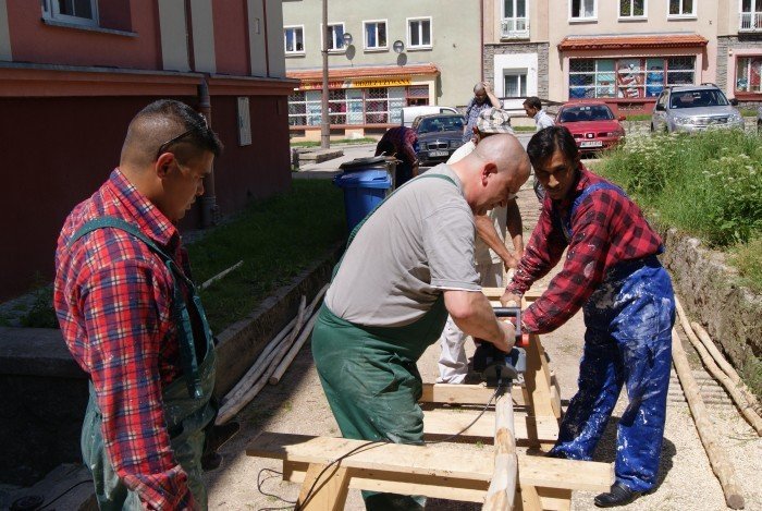 pierwsze-wystepy-cyganskiego-taboru-ulicznego-w-kowarach-41382