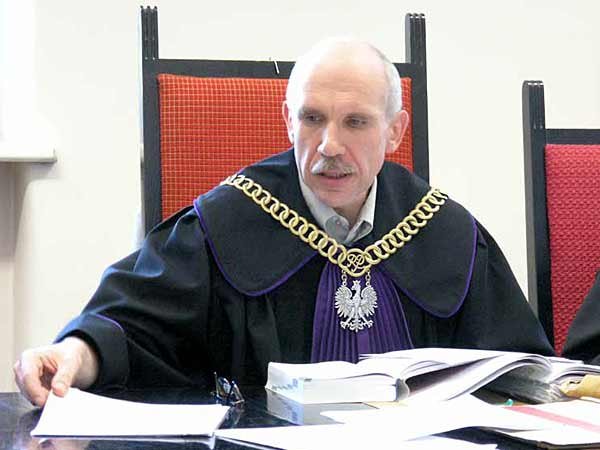 Sędzia Andrzej Tekeli uzasadnia wydany wyrok.