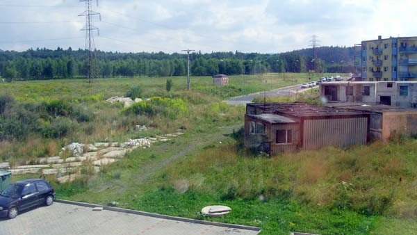 niezabezpieczona-budowa-przy-ul-kiepury-zagrozeniem-dla-mieszkancow-foto-41393