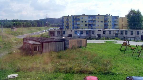 niezabezpieczona-budowa-przy-ul-kiepury-zagrozeniem-dla-mieszkancow-foto-41393