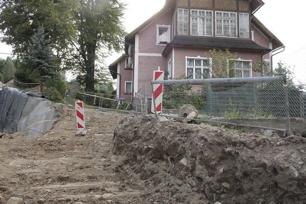 mieszkancy-parkowej-8-w-karpaczu-odcieli-nam-dojazd-do-domu-foto-41395