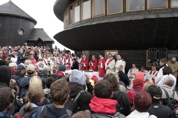 wielka-uroczystosc-na-sniezce-w-dzien-sw-wawrzynca-foto-41421