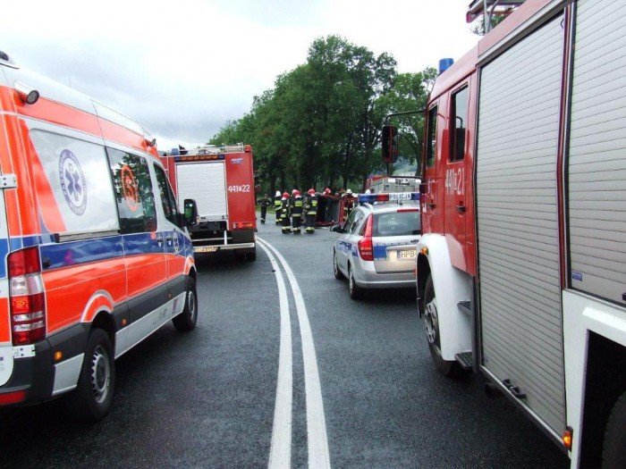 czoowka-peugeota-ze-skoda-piec-osob-w-szpitalu-w-tym-jedna-transportowana-smigowcem-foto-41433