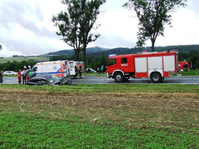czoowka-peugeota-ze-skoda-piec-osob-w-szpitalu-w-tym-jedna-transportowana-smigowcem-foto-41433
