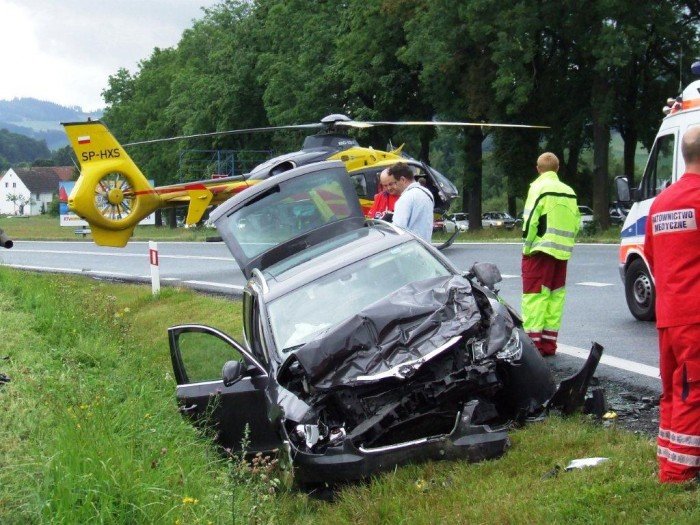 czoowka-peugeota-ze-skoda-piec-osob-w-szpitalu-w-tym-jedna-transportowana-smigowcem-foto-41433