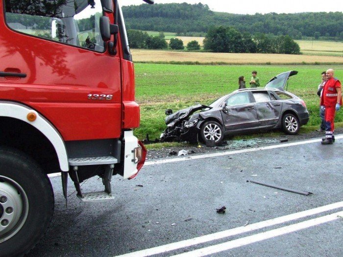 czoowka-peugeota-ze-skoda-piec-osob-w-szpitalu-w-tym-jedna-transportowana-smigowcem-foto-41433