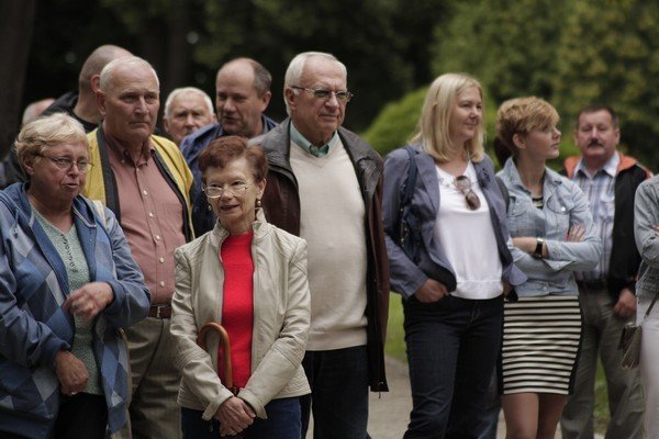 deszczowy-koncert-w-cieplicach-publicznosc-nie-zawioda-foto-41434