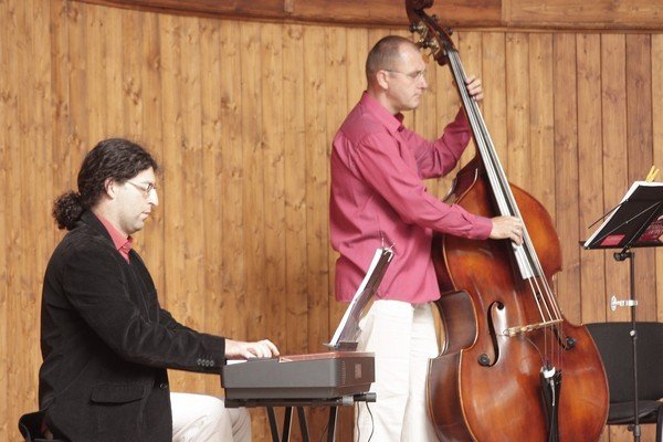 deszczowy-koncert-w-cieplicach-publicznosc-nie-zawioda-foto-41434