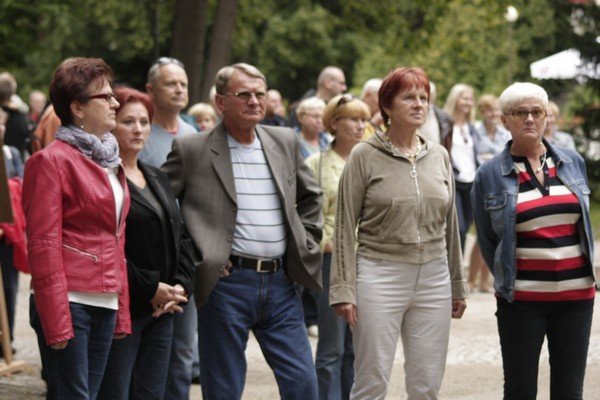 deszczowy-koncert-w-cieplicach-publicznosc-nie-zawioda-foto-41434