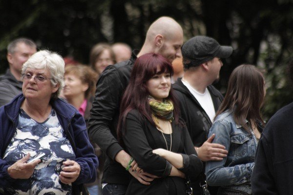 deszczowy-koncert-w-cieplicach-publicznosc-nie-zawioda-foto-41434