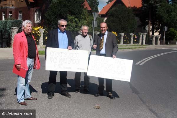 stowarzyszenie-cheplewody-manifestuje-dzis-na-rzecz-budowy-rond-w-cieplicach-foto-41450