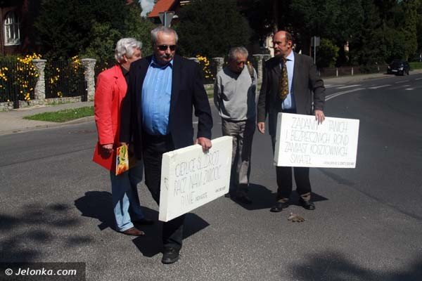 stowarzyszenie-cheplewody-manifestuje-dzis-na-rzecz-budowy-rond-w-cieplicach-foto-41450