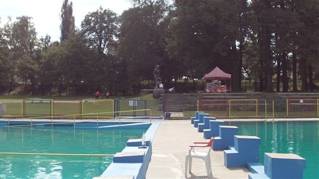 byo-swieto-pogoda-a-na-basenie-pustki-dlaczego-pyta-czytelnik-foto-41486