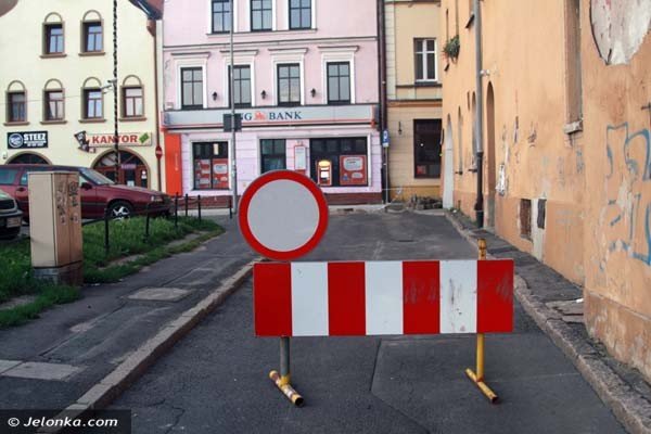 trwa-przebudowa-grodzkiej-sa-utrudnienia-w-przejsciu-chodnikiem-foto-41615