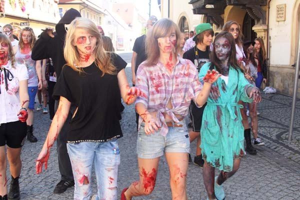 parada-zombi-wiecej-takich-imprez-mowili-uczestnicy-marszu-i-widzowie-foto-41673