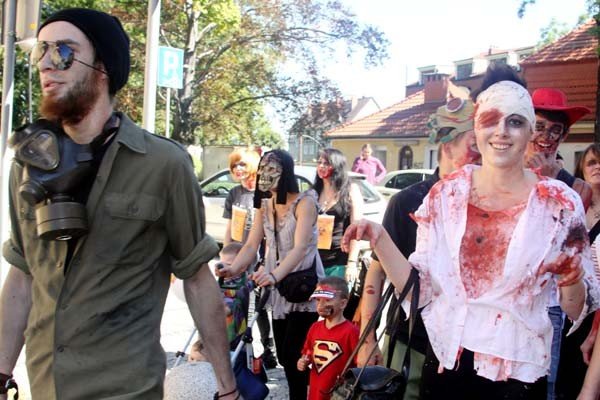 parada-zombi-wiecej-takich-imprez-mowili-uczestnicy-marszu-i-widzowie-foto-41673