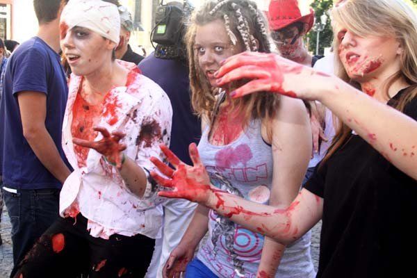 parada-zombi-wiecej-takich-imprez-mowili-uczestnicy-marszu-i-widzowie-foto-41673