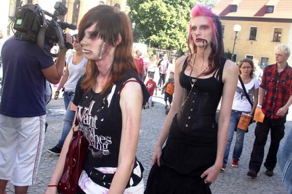 parada-zombi-wiecej-takich-imprez-mowili-uczestnicy-marszu-i-widzowie-foto-41673