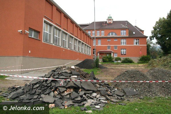 nowy-plac-zabaw-w-sobieszowskiej-szkole-podstawowej-nr-15-41776
