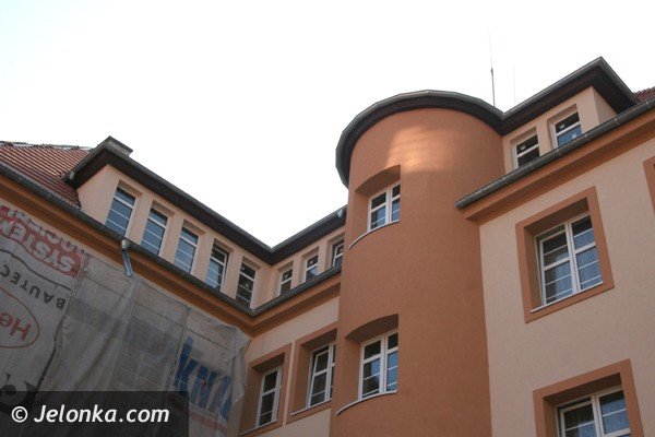 starostwo-powiatowe-w-jeleniej-gorze-przenosi-wydziay-41829