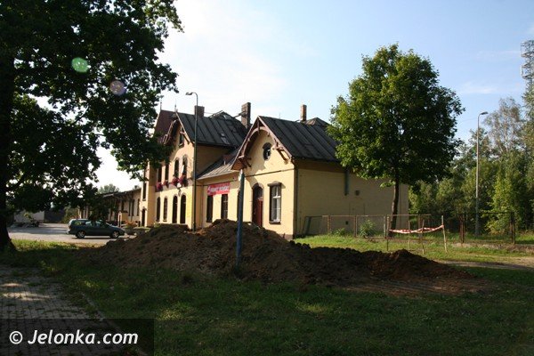 z-cieplickiej-stacji-na-peron-przez-pot-foto-41913