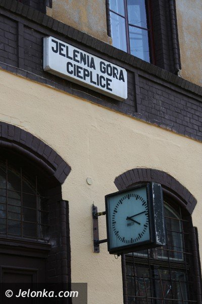 z-cieplickiej-stacji-na-peron-przez-pot-foto-41913