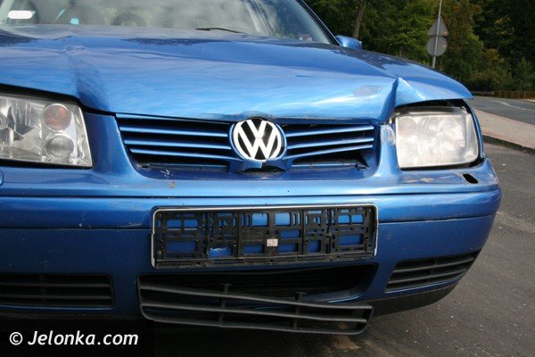volkswagen-wjecha-w-ty-radiowozu-foto-41972