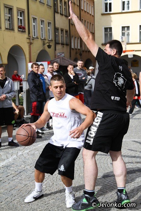 swieto-koszykowki-na-jeleniogorskim-rynku-dzien-pierwszy-foto-42030