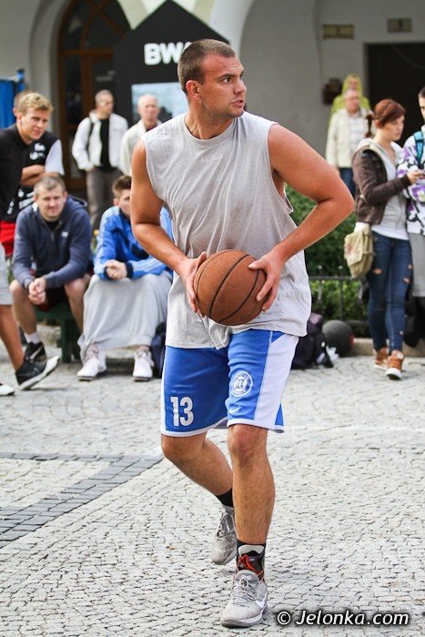 swieto-koszykowki-na-jeleniogorskim-rynku-dzien-pierwszy-foto-42030
