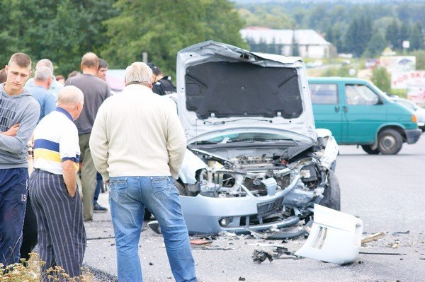czoowka-w-mysakowicach-piec-osob-przewieziono-do-szpitala-foto-42036