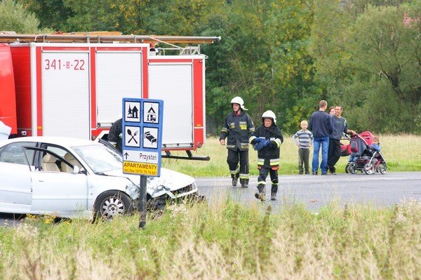 czoowka-w-mysakowicach-piec-osob-przewieziono-do-szpitala-foto-42036