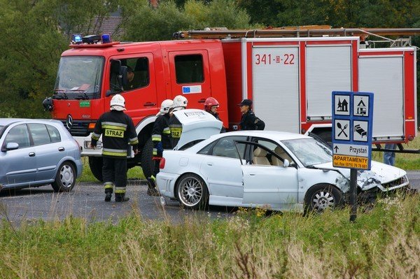 czoowka-w-mysakowicach-piec-osob-przewieziono-do-szpitala-foto-42036