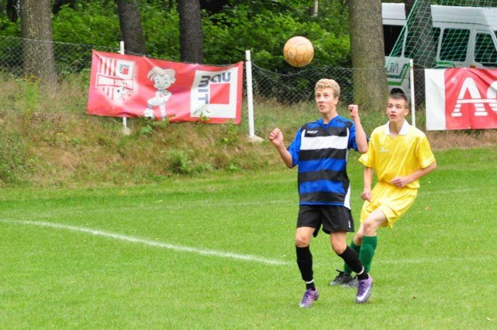 osiem-bramek-juniorow-modszych-kksu-uzyce-na-kolanach-foto-42043