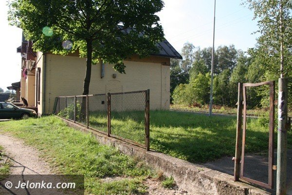 po-naszej-interwencji-dojscie-na-peron-stacji-w-cieplicach-bedzie-oznakowane-42066