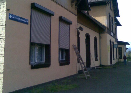 pkp-oznakoway-wejscie-na-peron-w-cieplicach-42143
