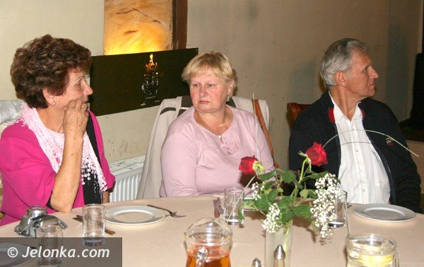 osoby-guche-i-niedosyszace-obchodziy-swoj-dzien-foto-42150