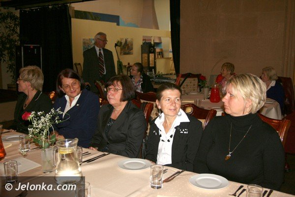 osoby-guche-i-niedosyszace-obchodziy-swoj-dzien-foto-42150