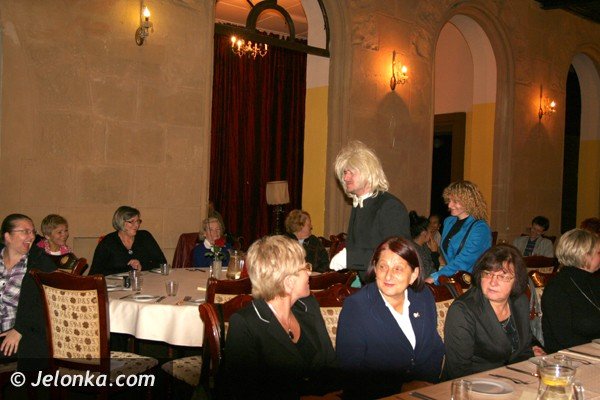 osoby-guche-i-niedosyszace-obchodziy-swoj-dzien-foto-42150